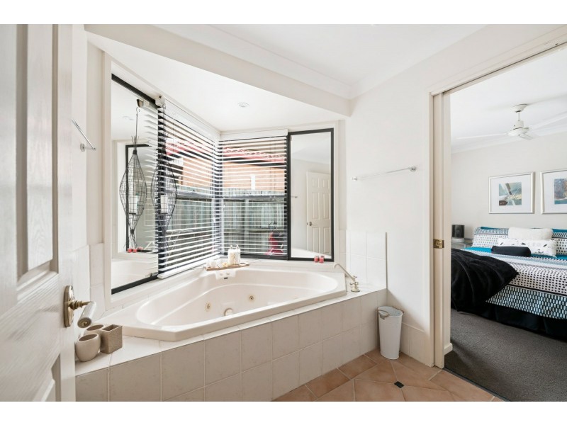 12 Watergum Place, Twin Waters QLD 4564