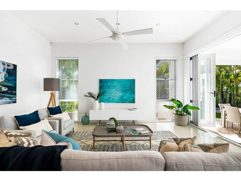 4 River Edge Court, Twin Waters QLD 4564