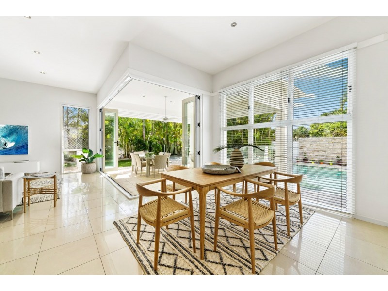 4 River Edge Court, Twin Waters QLD 4564