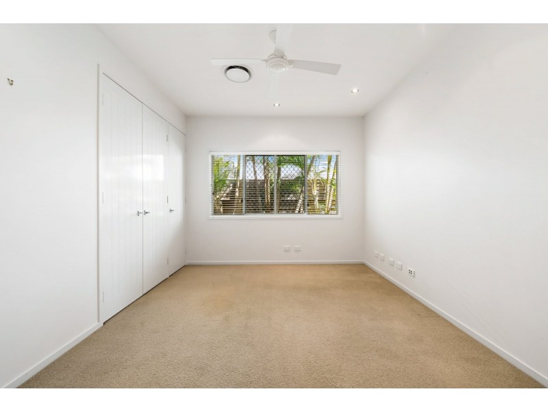 4 River Edge Court, Twin Waters QLD 4564