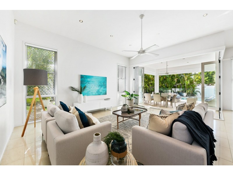 4 River Edge Court, Twin Waters QLD 4564