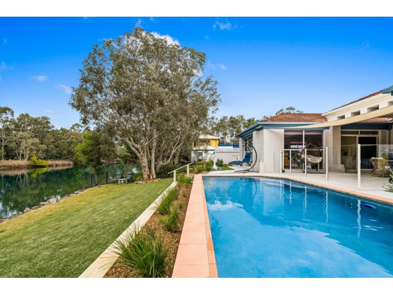 17 Glenwood Place, Twin Waters QLD 4564