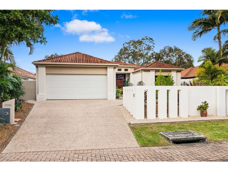 17 Glenwood Place, Twin Waters QLD 4564