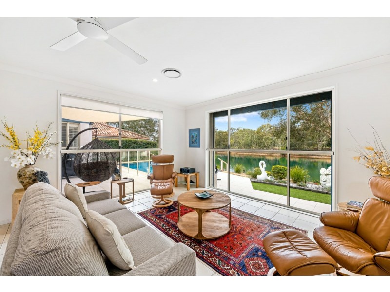17 Glenwood Place, Twin Waters QLD 4564