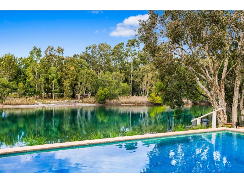 17 Glenwood Place, Twin Waters QLD 4564