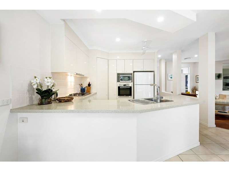 17 Glenwood Place, Twin Waters QLD 4564