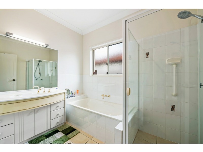 17 Glenwood Place, Twin Waters QLD 4564
