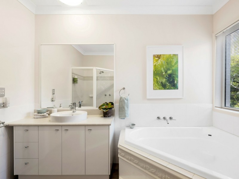 5 Cooloola Place, Twin Waters QLD 4564