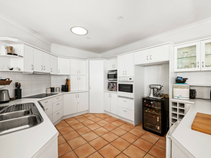 18 Sunview Drive, Twin Waters QLD 4564