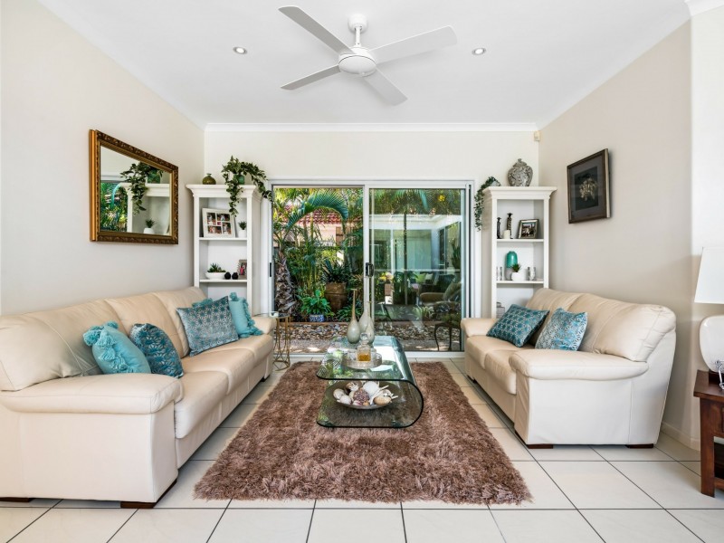 8 Carnoustie Court, Twin Waters QLD 4564