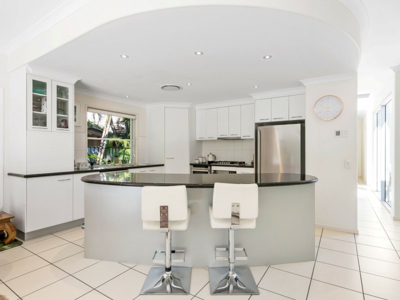 8 Carnoustie Court, Twin Waters QLD 4564