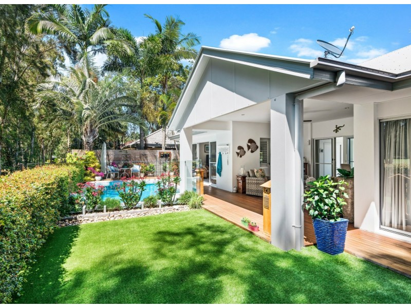 8 Carnoustie Court, Twin Waters QLD 4564