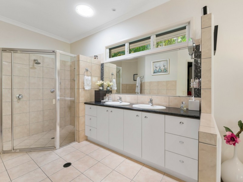 8 Carnoustie Court, Twin Waters QLD 4564