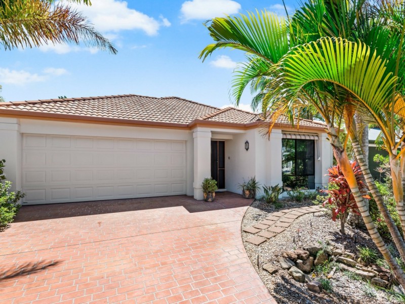 9 Baker-Finch Place, Twin Waters QLD 4564