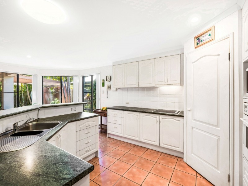 9 Baker-Finch Place, Twin Waters QLD 4564