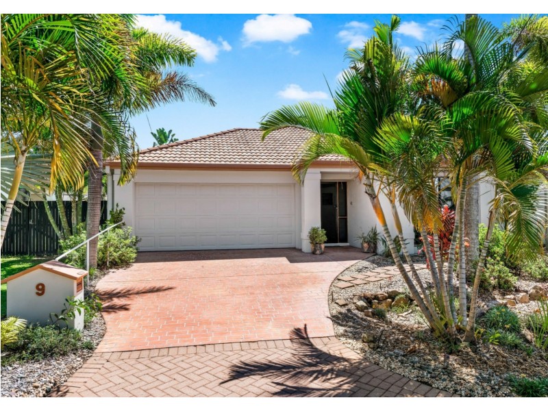 9 Baker-Finch Place, Twin Waters QLD 4564