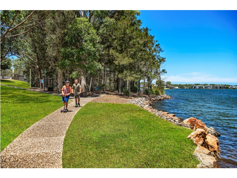 2 Skipper Place, Twin Waters QLD 4564