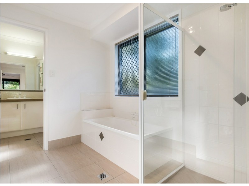 2 Skipper Place, Twin Waters QLD 4564