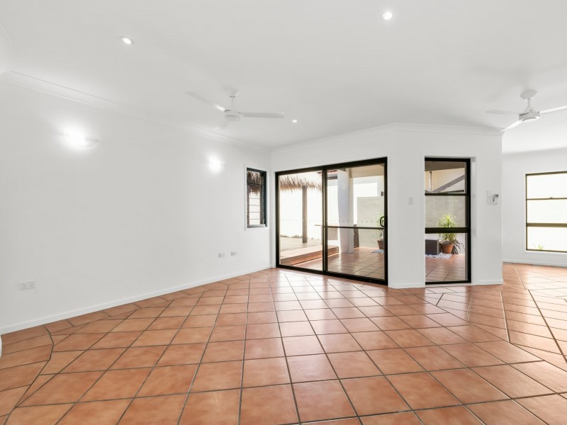 9 Cooloola Place, Twin Waters QLD 4564