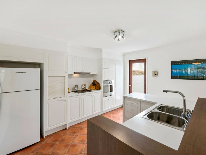 10 Tralee Place, Twin Waters QLD 4564