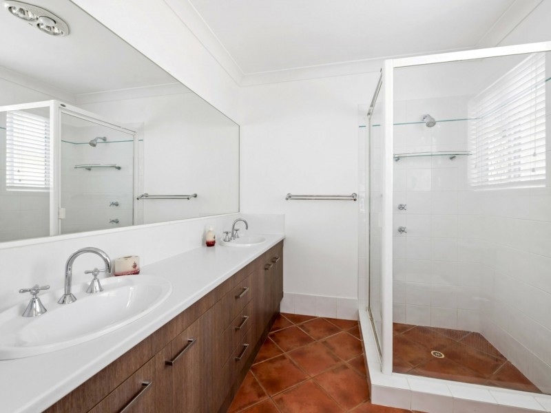 10 Tralee Place, Twin Waters QLD 4564