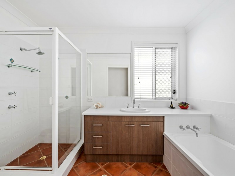 10 Tralee Place, Twin Waters QLD 4564