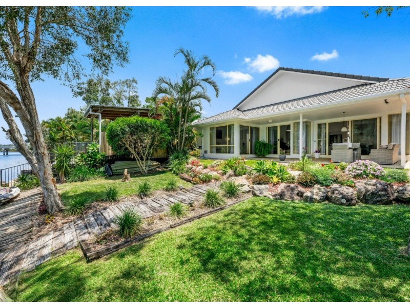 16 Waterside Drive, Twin Waters QLD 4564