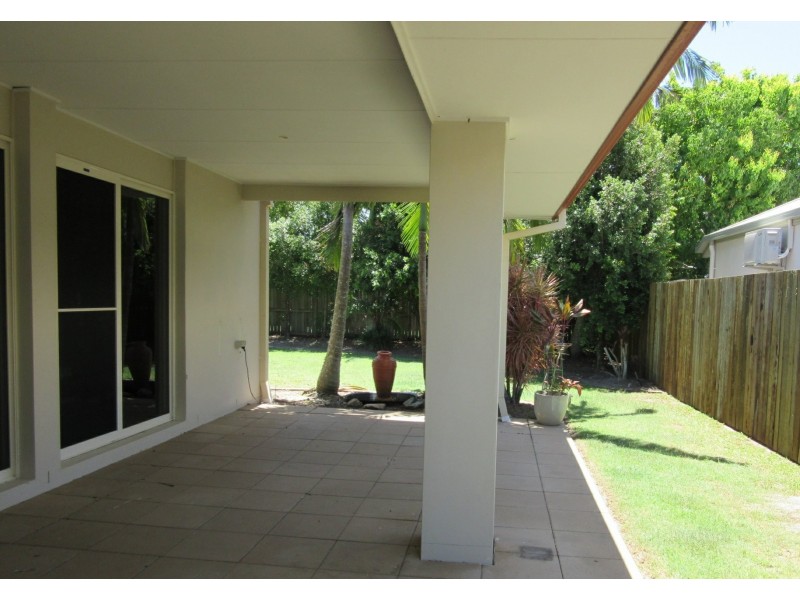 6 Parsons Bank Drive, Twin Waters QLD 4564