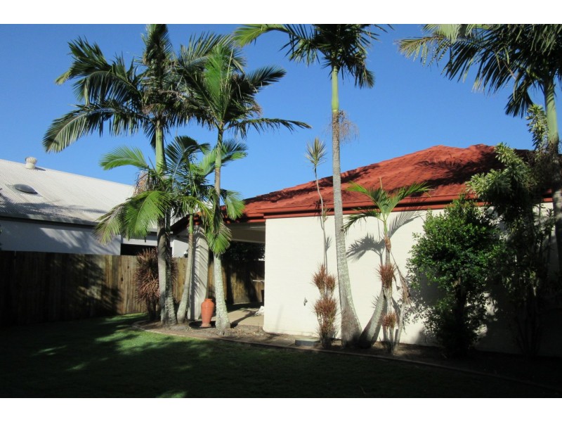 6 Parsons Bank Drive, Twin Waters QLD 4564