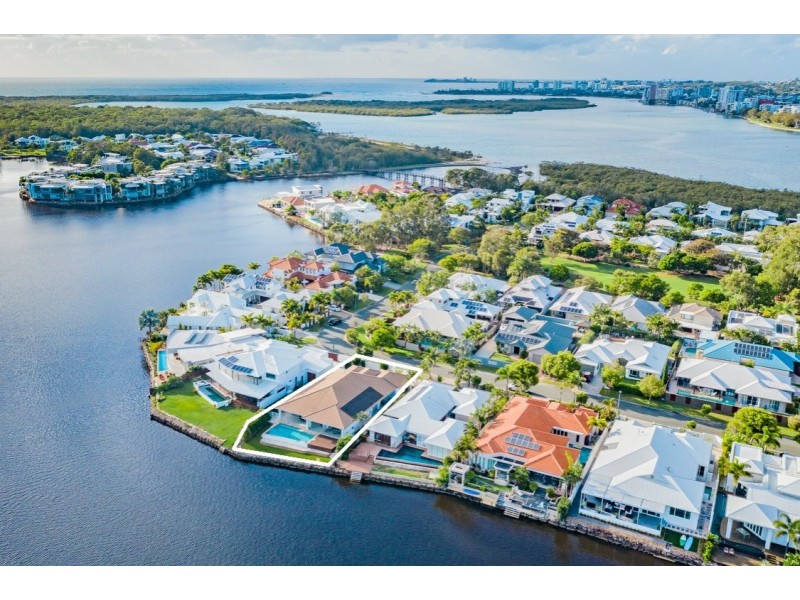 9 Moorings Circuit, Twin Waters QLD 4564