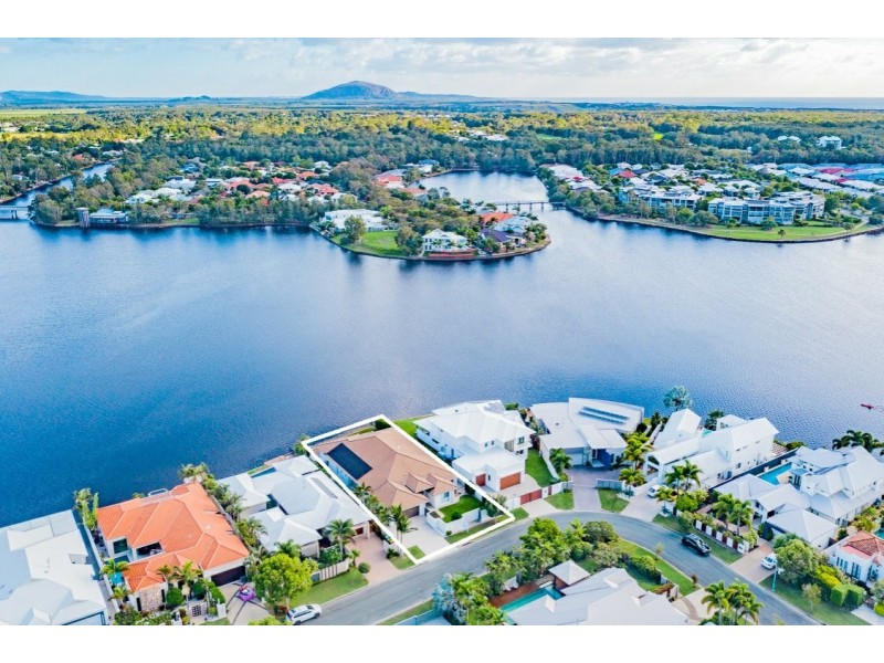 9 Moorings Circuit, Twin Waters QLD 4564