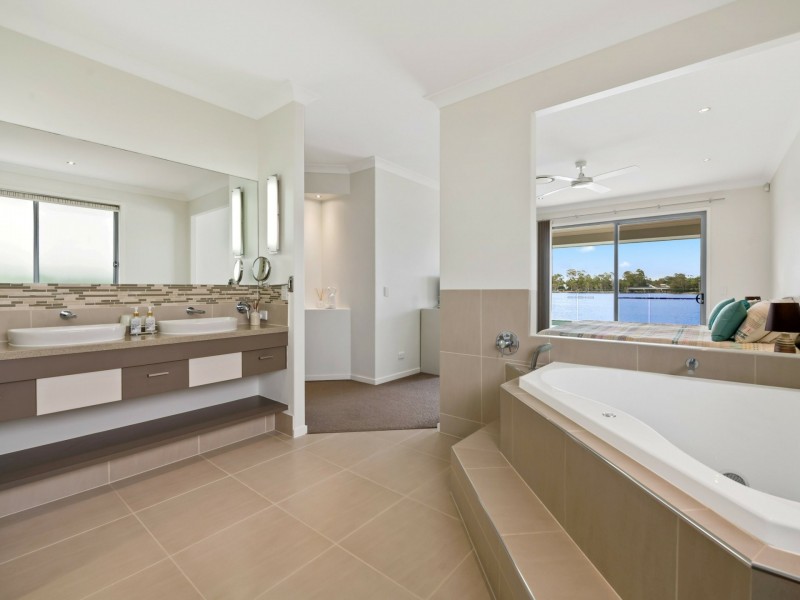 9 Moorings Circuit, Twin Waters QLD 4564