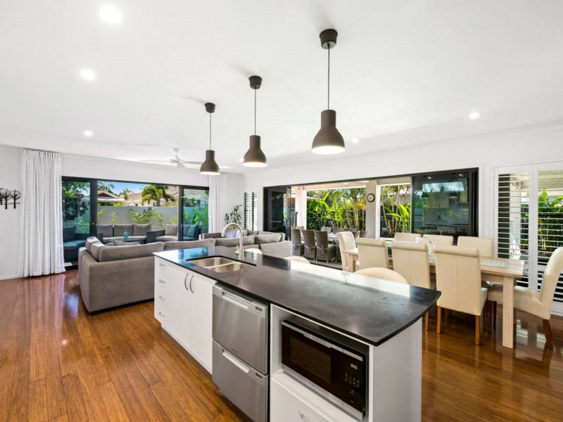 1 Sand Lane, Twin Waters QLD 4564