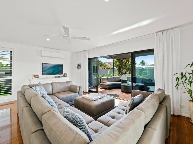 1 Sand Lane, Twin Waters QLD 4564