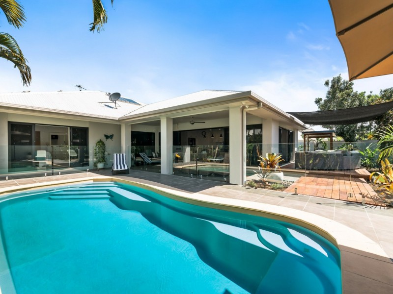 1 Sand Lane, Twin Waters QLD 4564