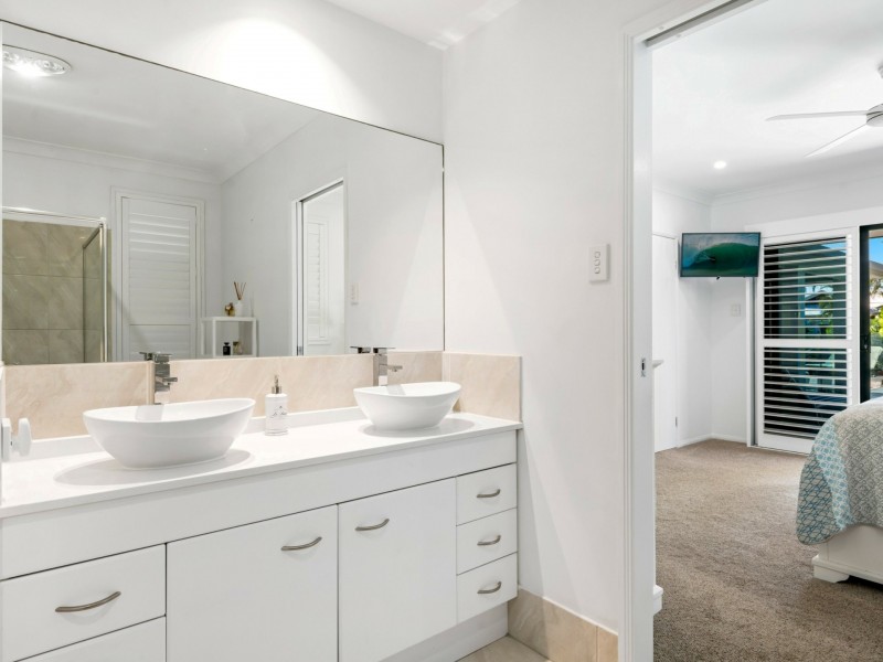 1 Sand Lane, Twin Waters QLD 4564