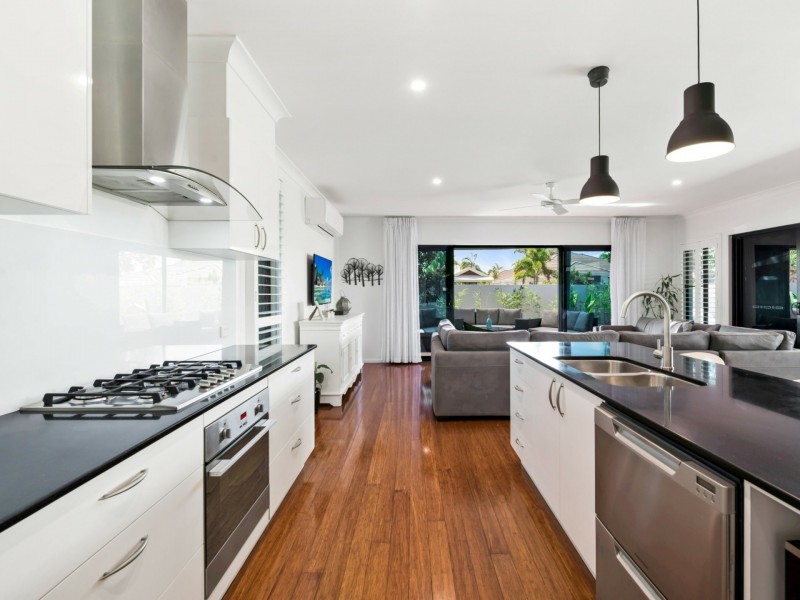 1 Sand Lane, Twin Waters QLD 4564
