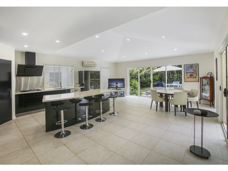 22 Baker Finch Pl, Twin Waters QLD 4564
