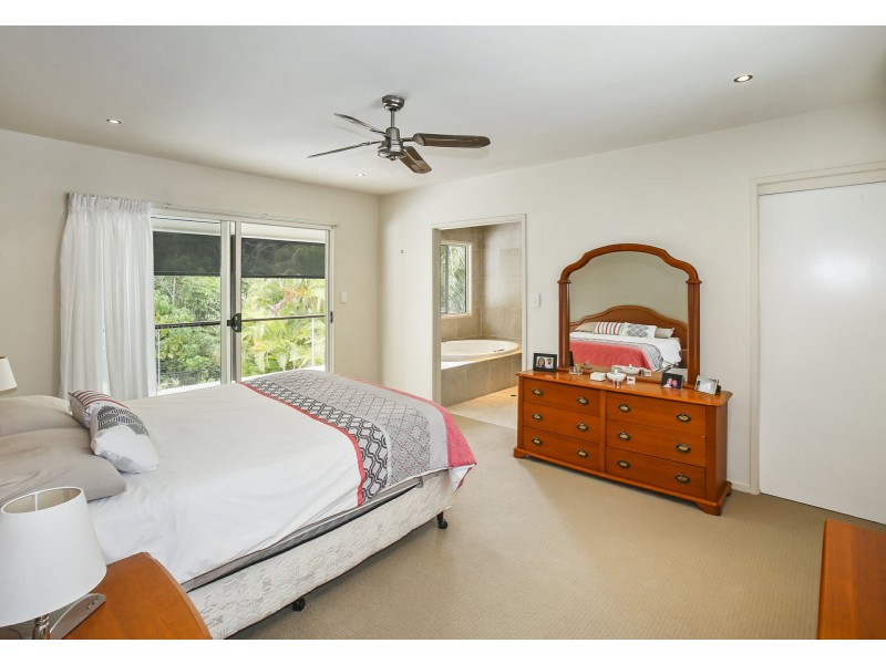 22 Baker Finch Pl, Twin Waters QLD 4564