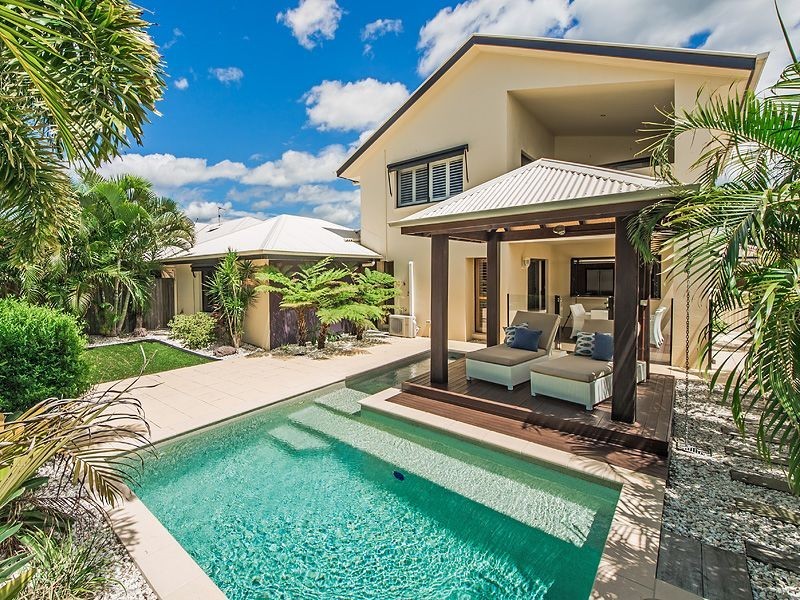 4 Staysail Place, Twin Waters QLD 4564