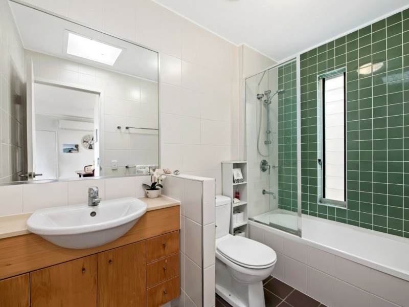 127/80 North Shore Road, Twin Waters QLD 4564