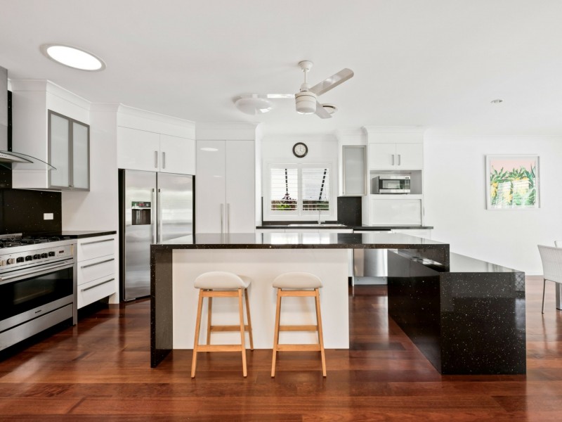 18 Friarbird Place, Twin Waters QLD 4564