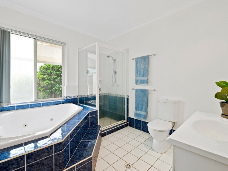 18 Friarbird Place, Twin Waters QLD 4564