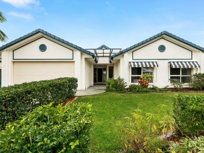 18 Friarbird Place, Twin Waters QLD 4564