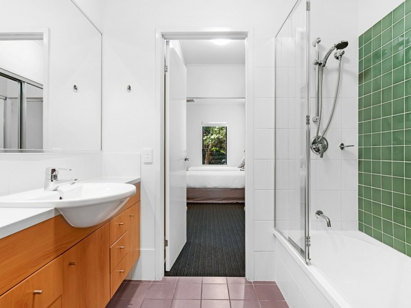 146/80 North Shore Road, Twin Waters QLD 4564