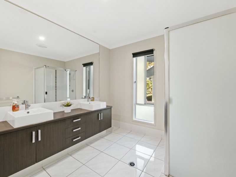 17 Anchorage Circuit, Twin Waters QLD 4564