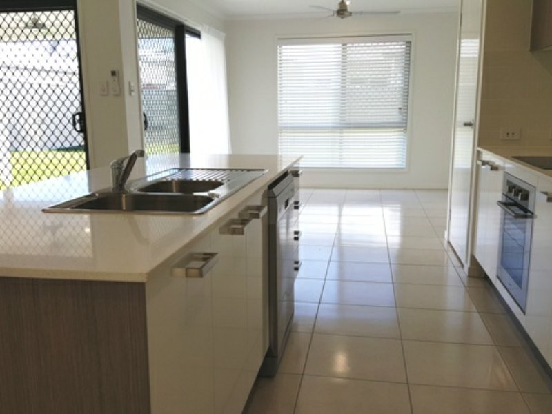 24 Ameen Cct, Mudjimba QLD 4564