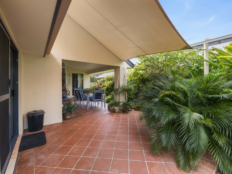 2 Carnoustie Court, Twin Waters QLD 4564