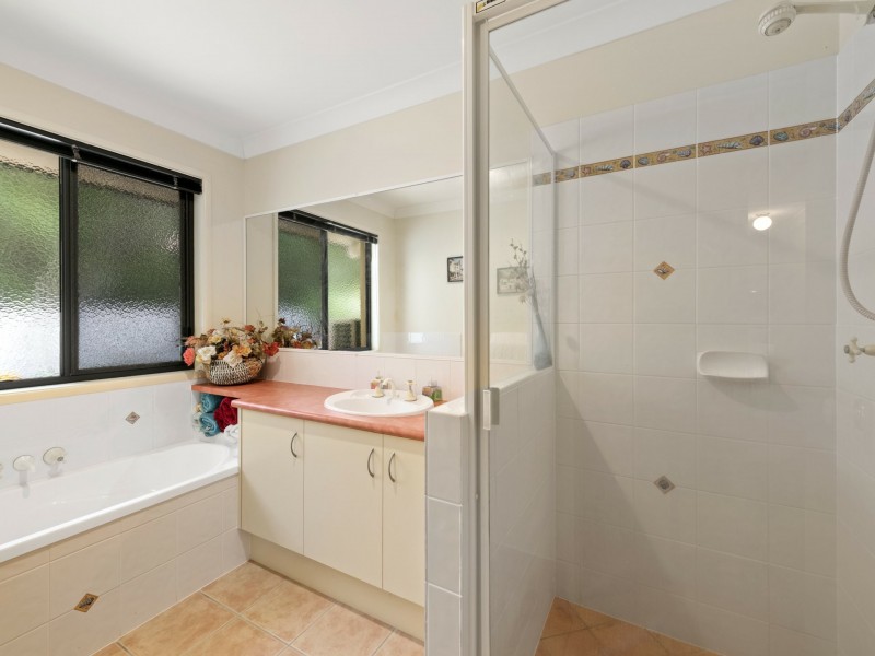 2 Carnoustie Court, Twin Waters QLD 4564