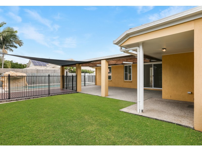 8 Tassel Place, Twin Waters QLD 4564